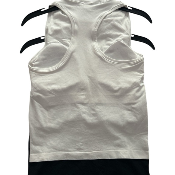 Yogalicious 2 Pack Seamless Carrie Tank Padded Racerback Tank Tops - Picture 8 of 11